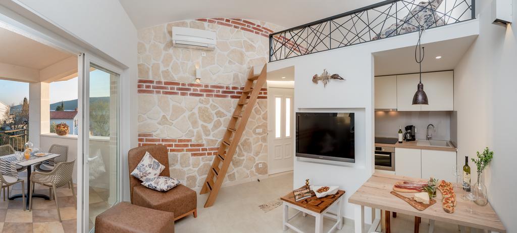 Arka Trogir Apartments - סגט ווראנייצה מראה חיצוני תמונה