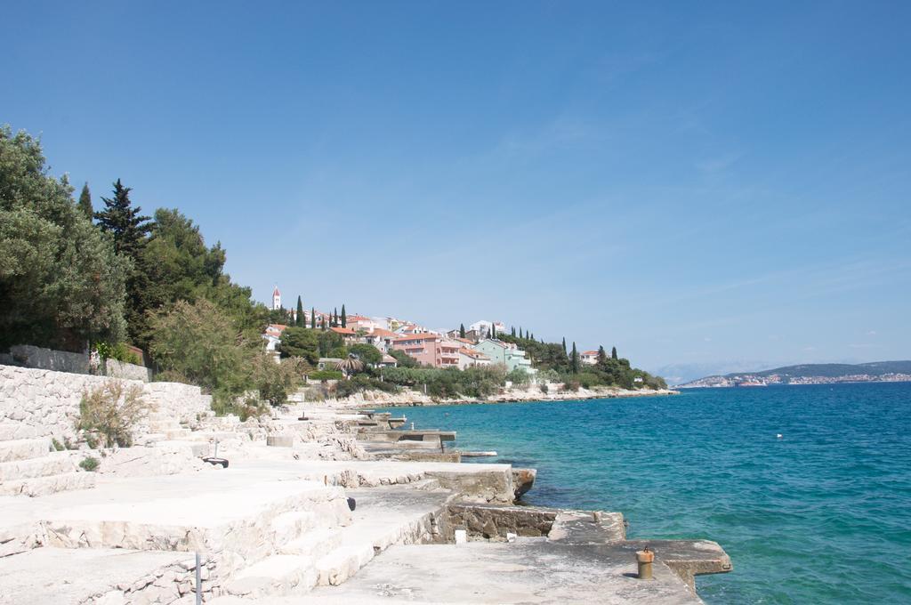 Arka Trogir Apartments - סגט ווראנייצה מראה חיצוני תמונה