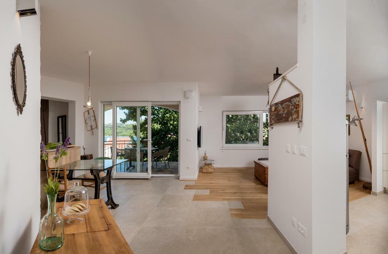 Arka Trogir Apartments - סגט ווראנייצה מראה חיצוני תמונה