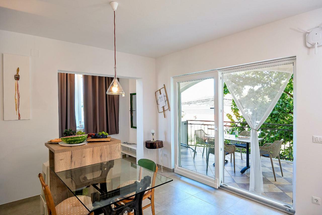 Arka Trogir Apartments - סגט ווראנייצה מראה חיצוני תמונה